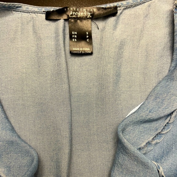 Denim wrap front sleeveless blouse - Picture 5 of 6